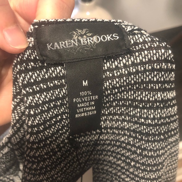 Karen Brooks Black & White Strip Shrug Front Open - Picture 6 of 7